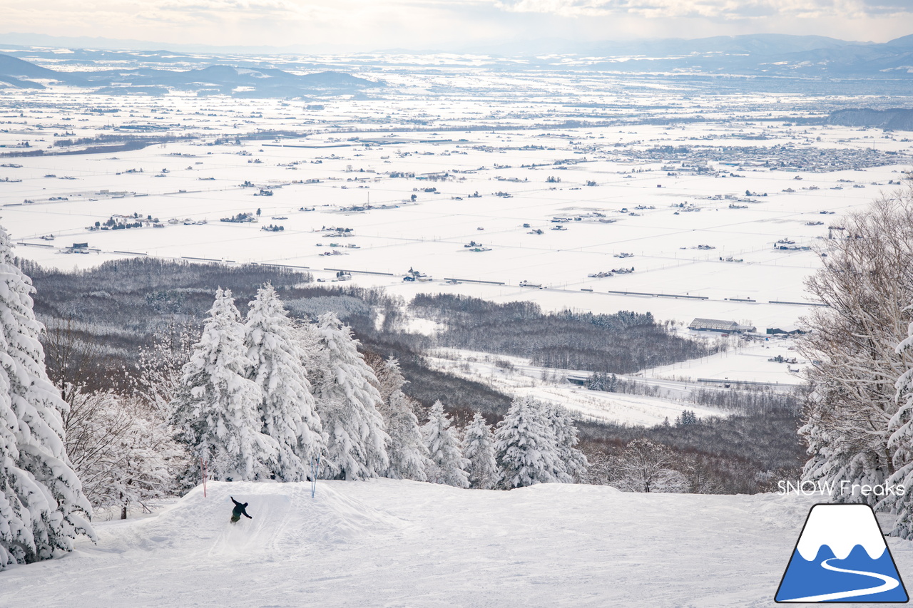 ぴっぷスキー場｜旭川紋別自動車道・比布北インターを降りたら約３分で到着。良質な雪、多彩なコース、抜群の眺望、美味しいグルメ、アフタースキーに温泉も。。。とっても高い満足度を誇るローカルゲレンデを滑ります(^^)/
